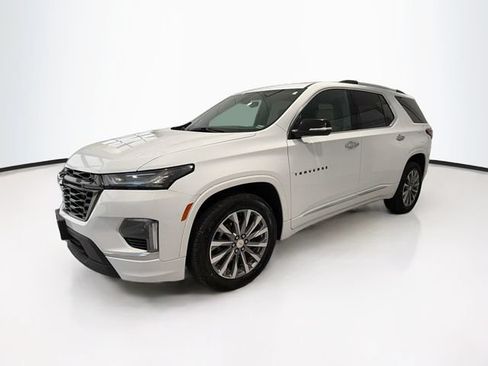Used 2023 Chevrolet Traverse Premier AWD/4WD image 3