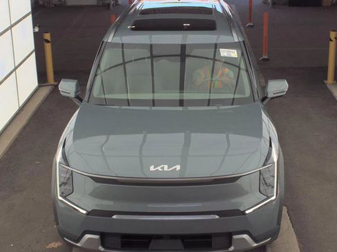 Certified 2024 Kia EV9 Wind AWD/4WD image 2