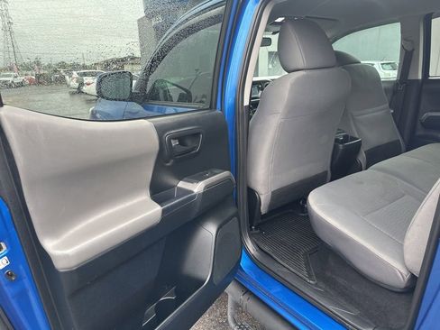 Used 2016 Toyota Tacoma SR5 w/ Towing Package image 10