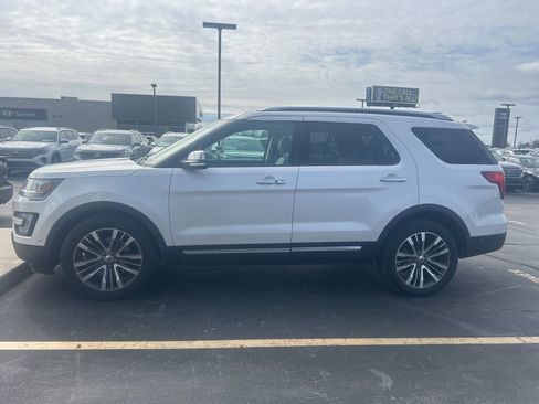 Used 2016 Ford Explorer Platinum AWD/4WD image 2