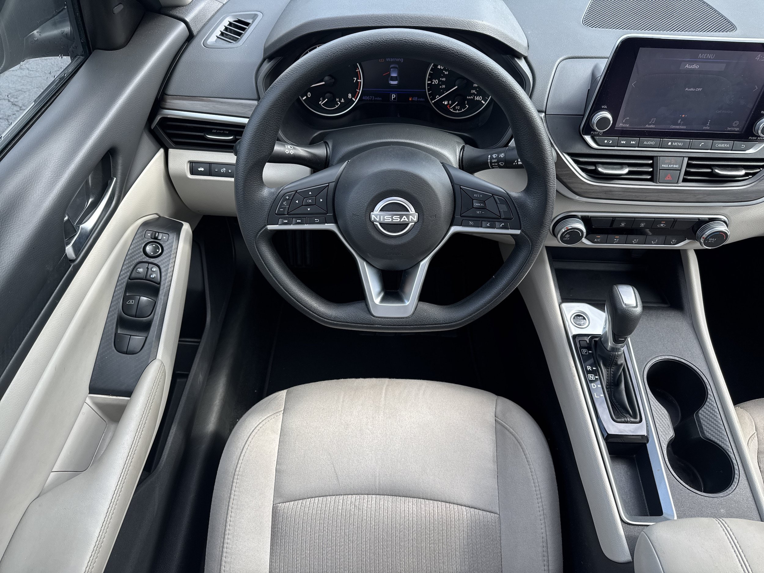 Used 2025 Nissan Altima 2.5 SV FWD image 17