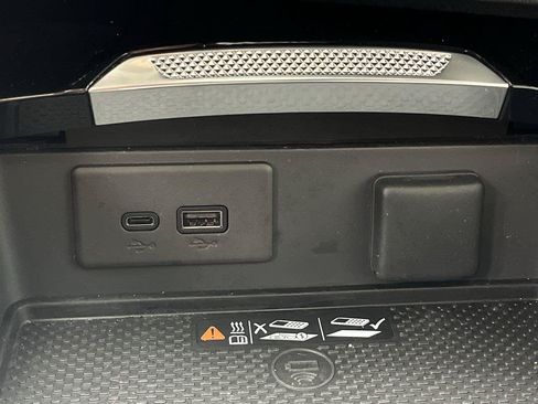 Certified 2025 Buick Envision Avenir AWD/4WD image 24