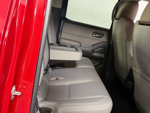 Used 2024 Nissan Frontier SV w/ SV Convenience Package image 28