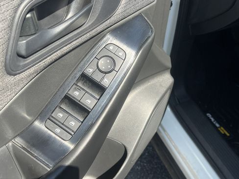 Used 2023 Nissan Rogue S FWD image 12