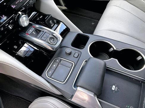 Certified 2022 Acura MDX SH-AWD w/ Advance Package image 17