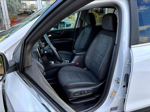 Certified 2024 Chevrolet Equinox LT image 10