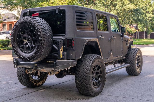 Used 2017 Jeep Wrangler Unlimited Rubicon w/ Connectivity Group AWD/4WD image 8