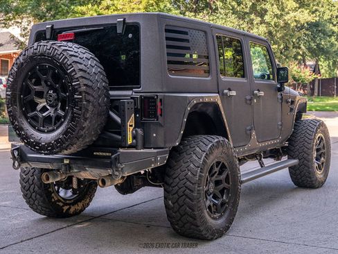 Used 2017 Jeep Wrangler Unlimited Rubicon w/ Connectivity Group AWD/4WD image 8