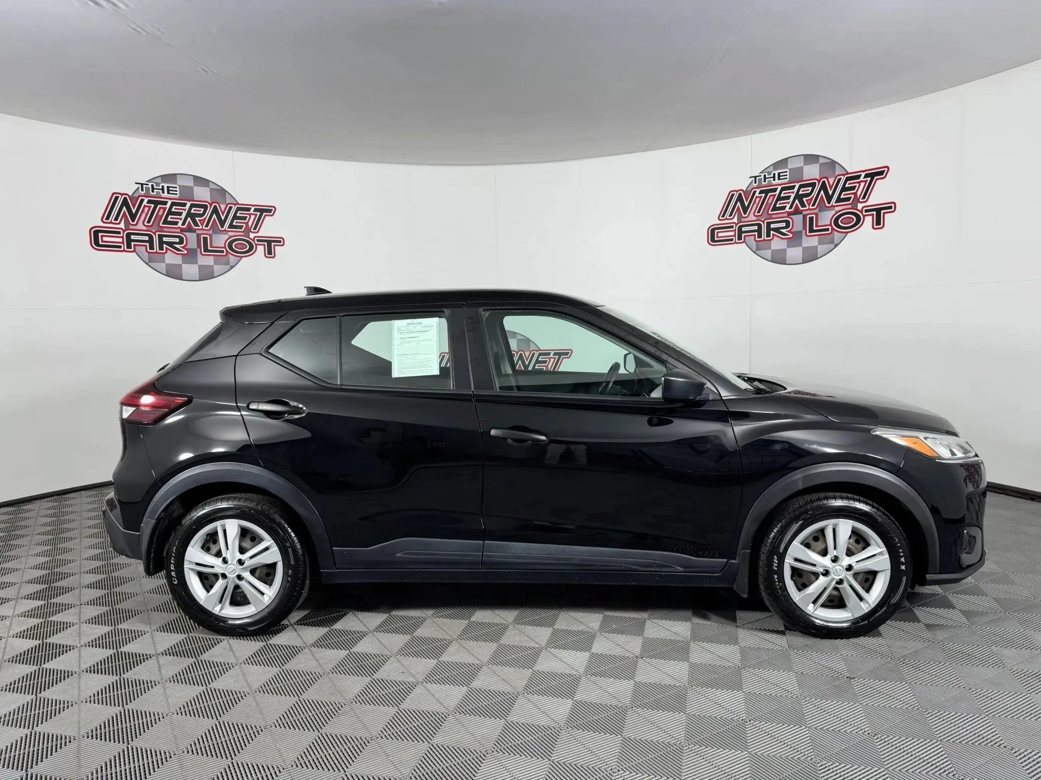 Used 2022 Nissan Kicks S FWD image 8