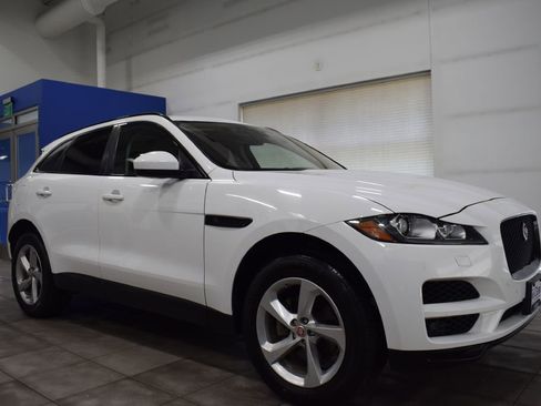Used 2018 Jaguar F-PACE Premium image 5