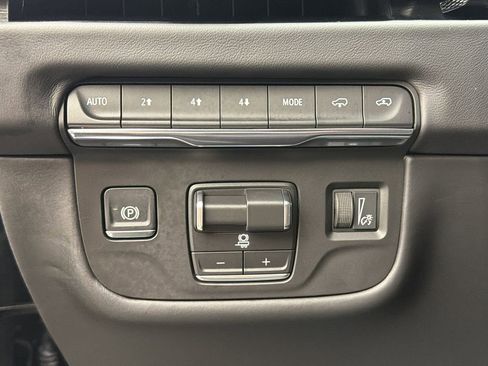 Used 2026 Cadillac Escalade Platinum Sport w/ LPO, ONYX Package image 27