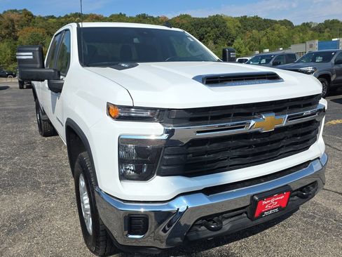 Used 2024 Chevrolet Silverado 3500 LT AWD/4WD image 12