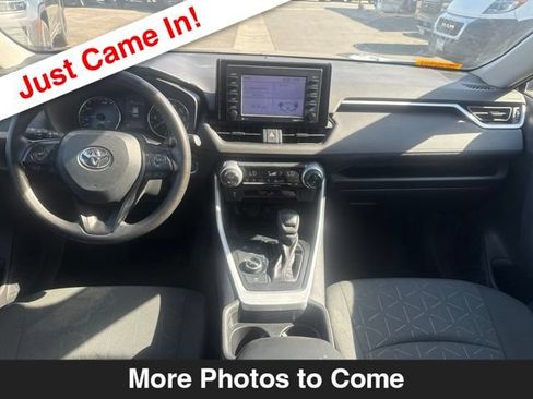 Used 2021 Toyota RAV4 XLE AWD/4WD image 10