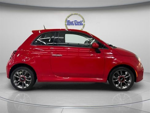 Used 2017 FIAT 500 Pop w/ Sport Appearance Package FWD image 6