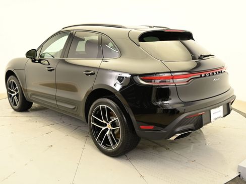 Used 2025 Porsche Macan image 3