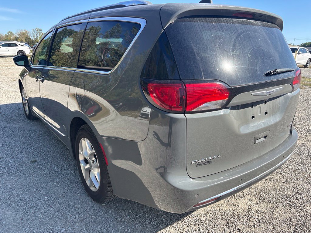 Used 2020 Chrysler Pacifica Limited FWD image 3