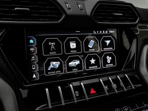 Used 2022 Lamborghini Urus image 76