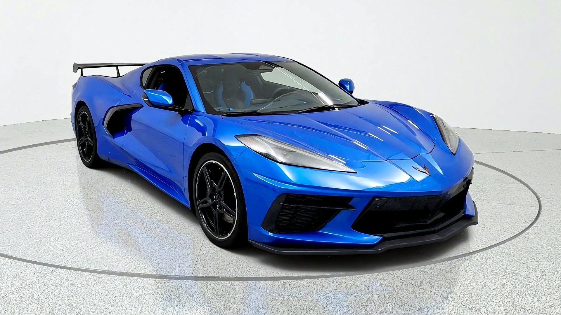 Used 2025 Chevrolet Corvette Stingray Premium Cpe w/ Z51 Performance Package RWD image 7