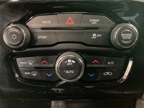 Used 2017 Chrysler 300 S image 19