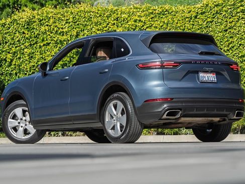 Used 2019 Porsche Cayenne image 2