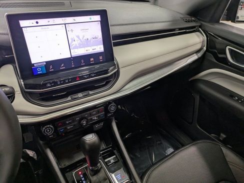 Used 2024 Jeep Compass Limited w/ Elite Group image 11