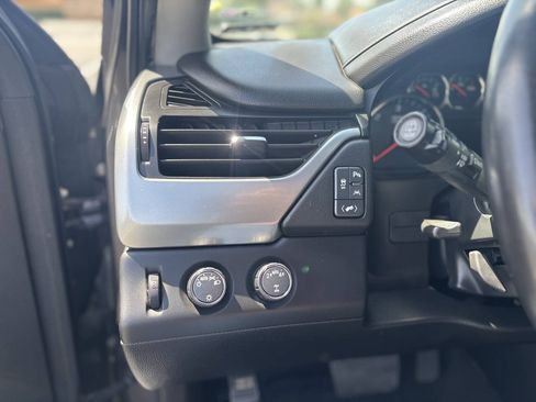 Used 2018 Chevrolet Suburban LT AWD/4WD image 13