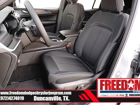 New 2025 Jeep Grand Cherokee Laredo X image 13