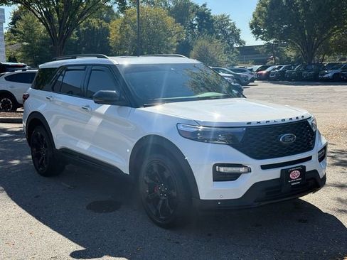 Used 2023 Ford Explorer ST w/ Equipment Group 401A image 4