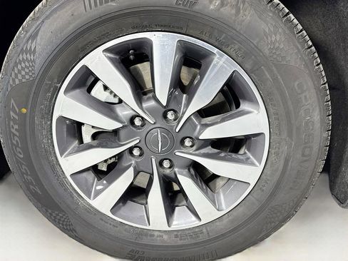 Used 2023 Chrysler Pacifica Touring-L image 43