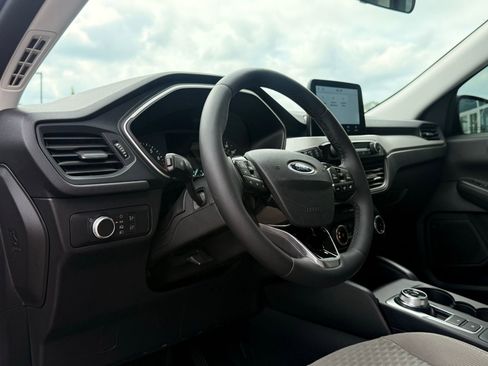 Used 2022 Ford Escape SE w/ Cold Weather Package image 13