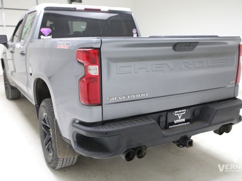 Used 2021 Chevrolet Silverado 1500 LT Trail Boss w/ Bed Protection Package AWD/4WD image 2