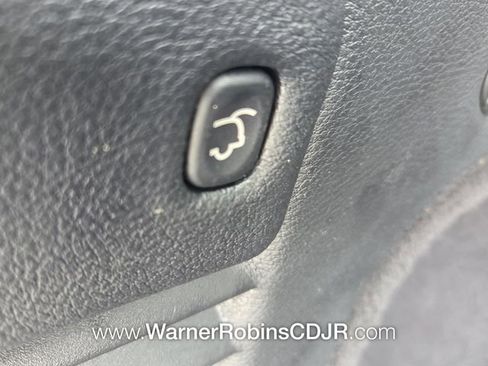 Used 2020 Jeep Grand Cherokee Altitude RWD image 13