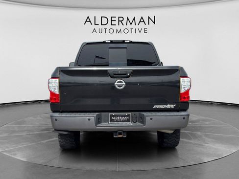 Used 2018 Nissan Titan PRO-4X w/ Pro-4x Convenience Package AWD/4WD image 4