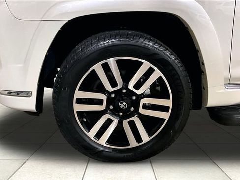 Used 2016 Toyota 4Runner Limited w/ Four Season Floor Mat Package AWD/4WD image 9