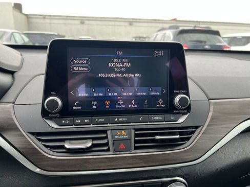 Used 2024 Nissan Altima 2.5 SV image 14