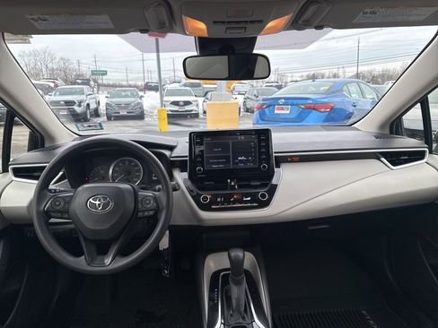 Used 2020 Toyota Corolla LE image 18
