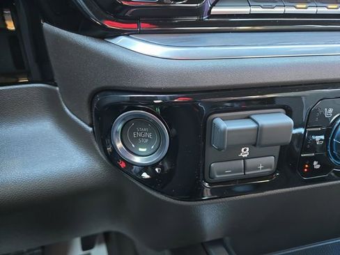 New 2026 GMC Sierra 1500 SLT w/ SLT Convenience Package image 20