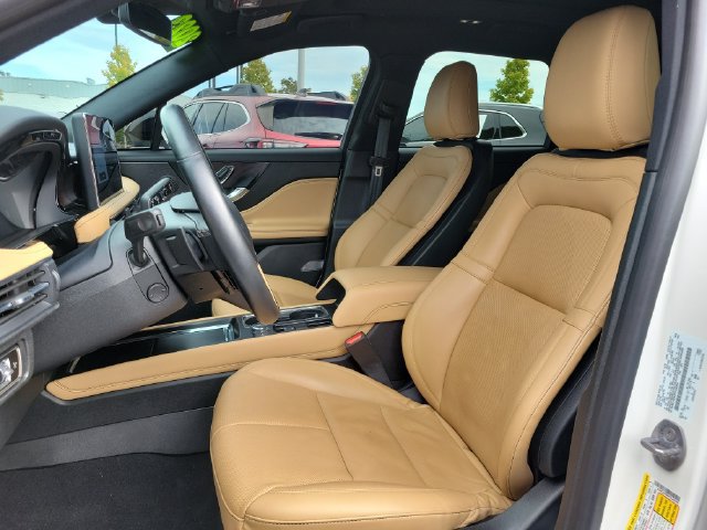 Used 2023 Lincoln Corsair Reserve w/ Equipment Group 201A AWD/4WD image 5