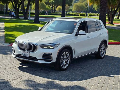 Used 2021 BMW X5 xDrive40i w/ Premium Package image 4