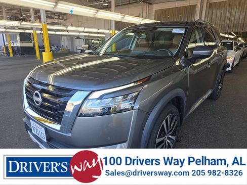 Used 2023 Nissan Pathfinder Platinum image 1
