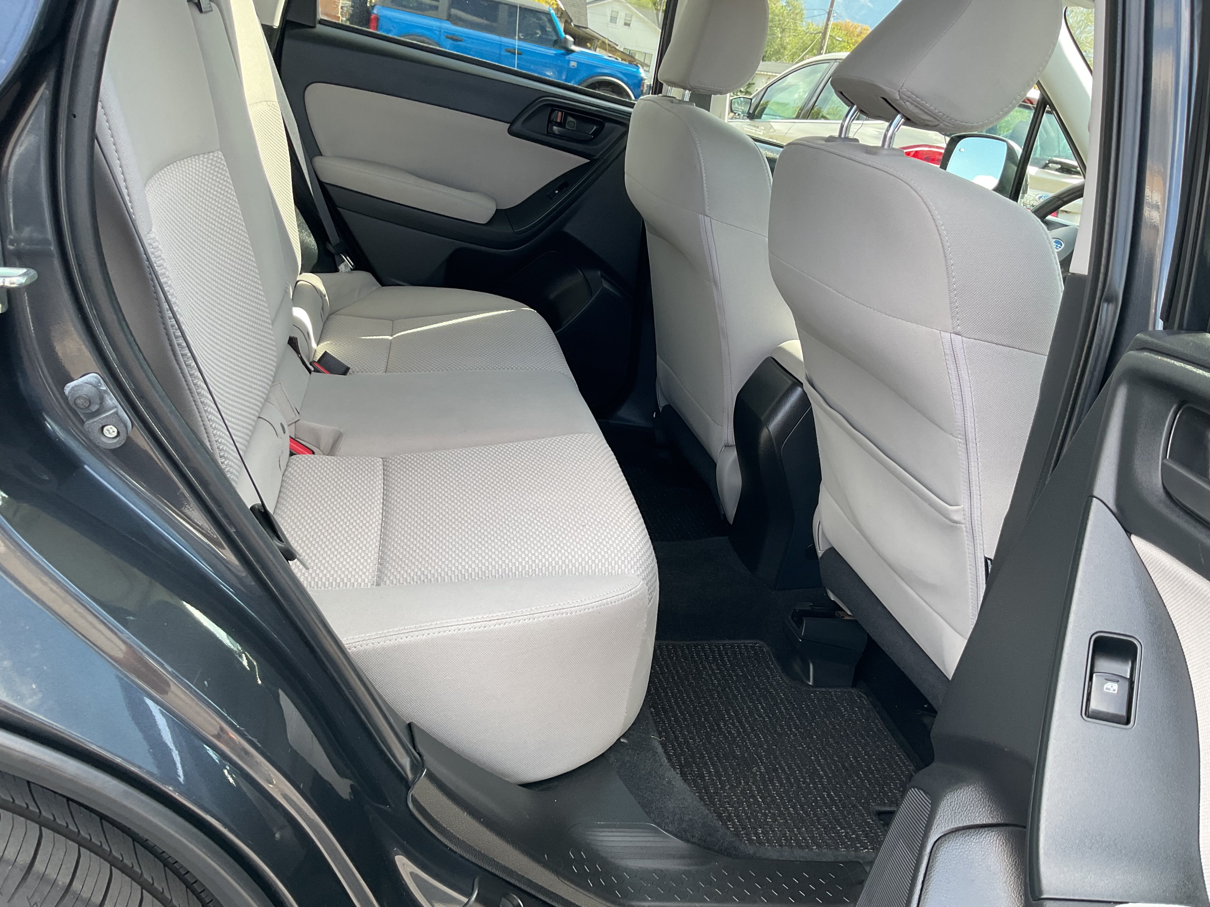 Used 2015 Subaru Forester 2.5i Premium w/ All-Weather Package AWD/4WD image 10