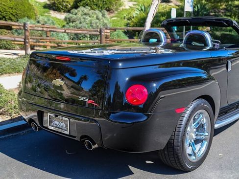 Used 2005 Chevrolet SSR w/ Preferred Equipment Group image 15