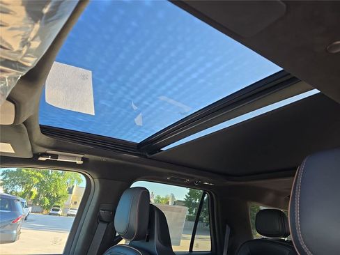 New 2026 Lincoln Navigator Black Label AWD/4WD image 25