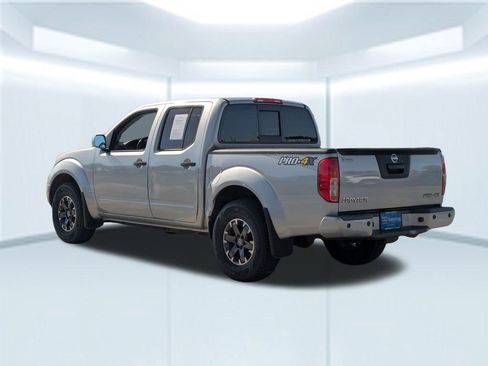 Used 2018 Nissan Frontier PRO-4X image 4