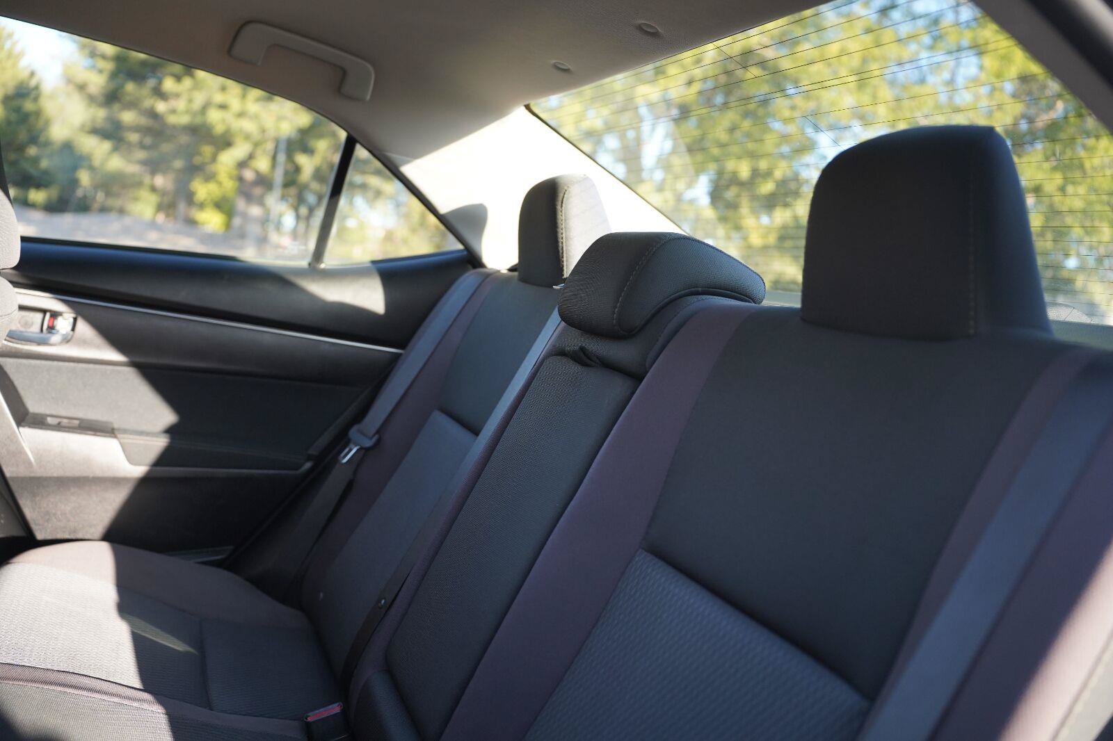 Used 2017 Toyota Corolla LE FWD image 18