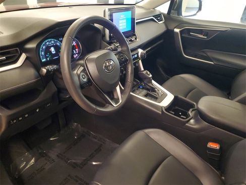 Used 2023 Toyota RAV4 XLE Premium image 18