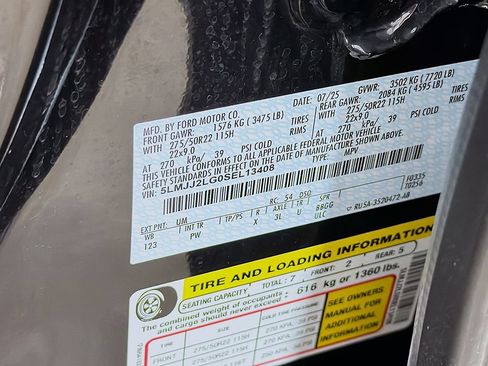 Used 2025 Lincoln Navigator Reserve AWD/4WD image 46