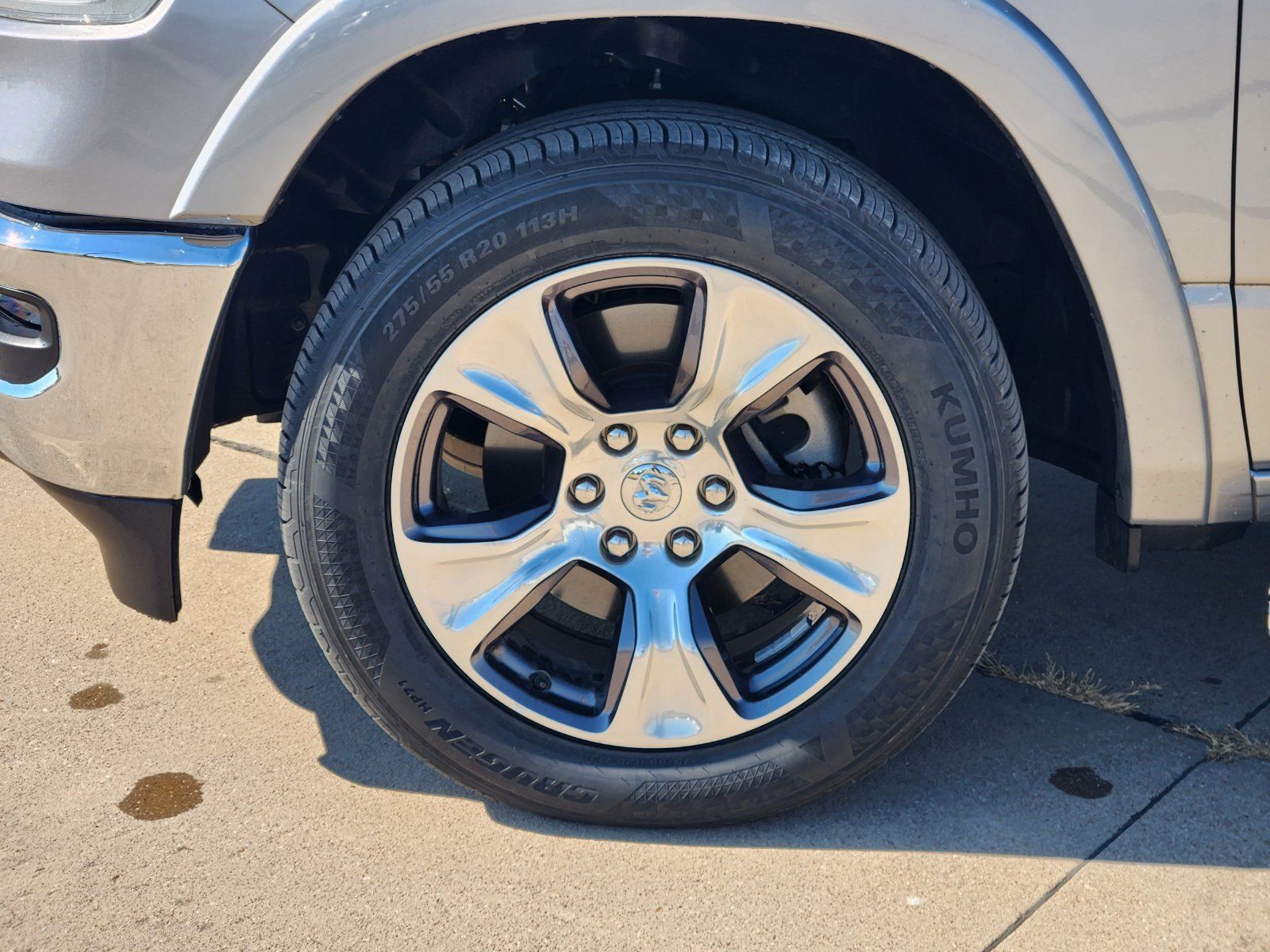 Used 2022 RAM 1500 Laramie AWD/4WD image 11