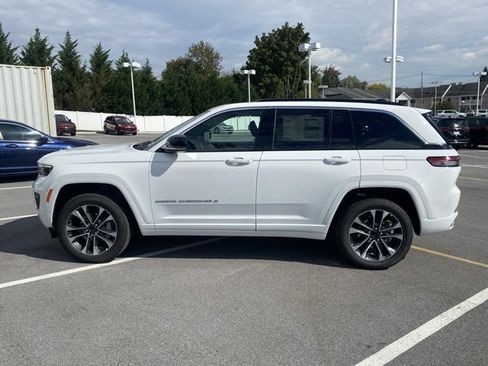 New 2025 Jeep Grand Cherokee Overland image 4