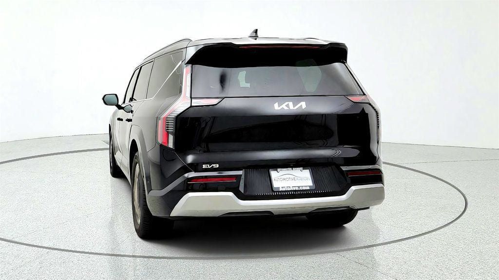 Used 2024 Kia EV9 Land AWD/4WD image 6